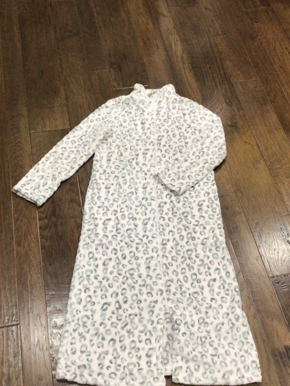 Noire Jasmine rose, zip up house coat size, small petite.  light ink & gray